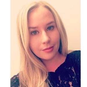 Meet your Posher, Hilary